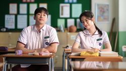 Chemistry Check! Dahyun TWICE dan Jung Jinyoung Jadi Couple