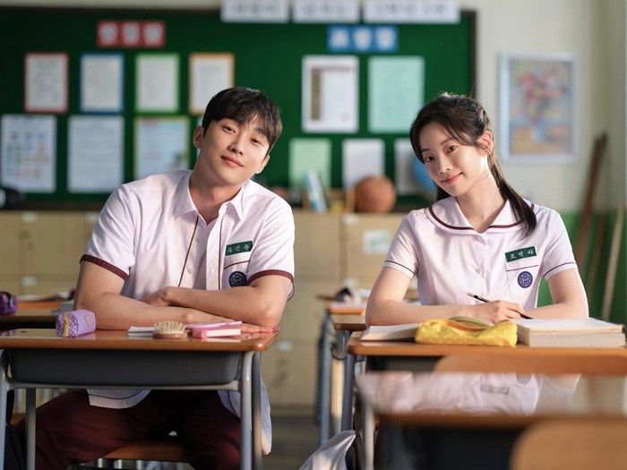 Dahyun TWICE dan Jung Jinyoung membintangi film adaptasi Taiwan, You Are the Apple of My Eye