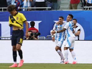 Scaloni: Di Maria Legenda Timnas Argentina