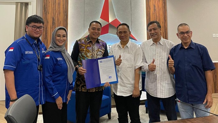 Eri Cahyadi menerima surat tugas dari Demokrat.