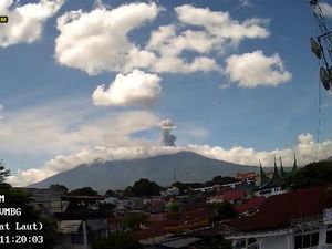 Status Gunung Marapi Diturunkan Dari Siaga ke Waspada
