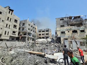 Kamp Pengungsi di Gaza Luluh Lantak Dibom Israel, 24 Orang Tewas