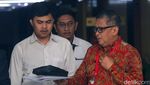 Hasto Tinggalkan Gedung KPK usai Diperiksa 4 Jam