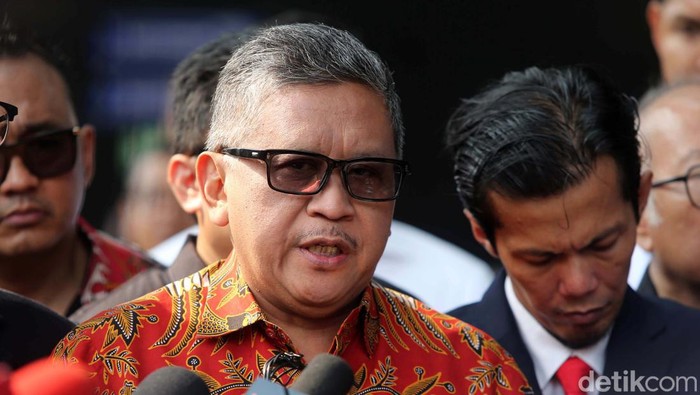 Sekjen PDIP Hasto Kristiyanto meninggalkan gedung KPK usai mejalani pemeriksaan selama 4 jam oleh penyidik. Haso diperiksa terkait Harun Masiku.