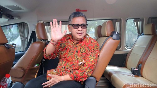 Sekjen PDIP Hasto Kristiyanto meninggalkan gedung KPK usai mejalani pemeriksaan selama 4 jam oleh penyidik. Haso diperiksa terkait Harun Masiku.