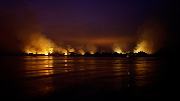 Kebakaran Landa Lahan Basah Tropis Terbesar di Dunia Kebakaran melanda lahan basah tropis terbesar di dunia. Lahan basah yang terbakar itu berada di Pantanal, Brasil.
