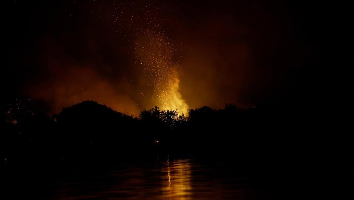 Kebakaran Landa Lahan Basah Tropis Terbesar di Dunia Kebakaran melanda lahan basah tropis terbesar di dunia. Lahan basah yang terbakar itu berada di Pantanal, Brasil.