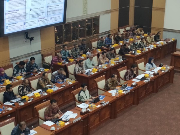 Komisi I DPR rapat keja bareng Menkominfo