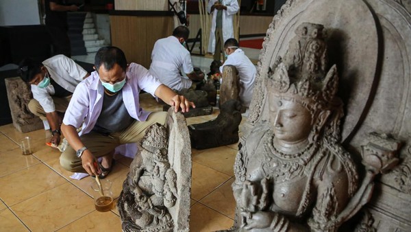 Melihat Konservasi Arca Purbakala Koleksi Museum Ranggawarsita Jateng