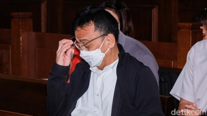 Kuncoro Wibowo dkk Terbukti Korupsi Bansos Beras Mantan Direktur Utama PT BGR Kuncoro Wibowo divonis 6 tahun penjara. Kuncoro dkk terbukti korupsi penyaluran bansos beras di Kemensos tahun 2020-2021.
