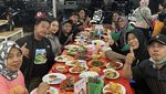 Mesranya Dustin Tiffani dan Calon Istri Saat Makan di Restoran