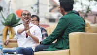 Samad juga membahas persoalan tentang matinya demokrasi pada Pemilu 2024 yang berujung pada hadirnya pemimpin atas campur tangan kekuasaan pemerintah saat ini.