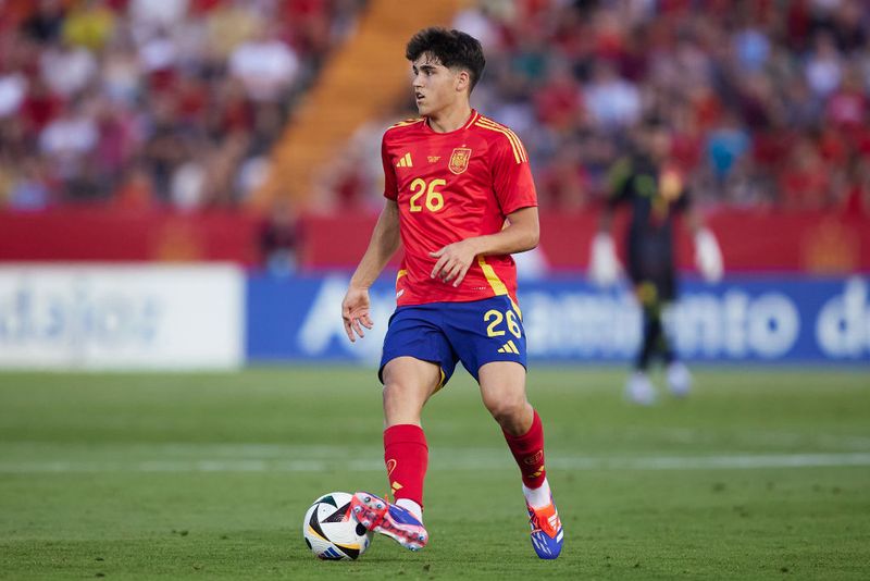 Pau Cubarsi BADAJOZ, SPAIN - JUNE 05: Pau Cubarsi of Spain controls the ball during the international friendly match between Spain and Andorra at Nuevo Vivero on June 05, 2024 in Badajoz, Spain. (Photo by Jesus Ruiz/Quality Sport Images/Getty Images)