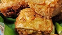 Tahu Pedash di Pasar Manggis, Jakarta Selatan punya ukuran tahu yang cukup besar. Rasa pedasnya juga terasa dan harganya haya Rp 3.000 per buah. Foto: Visual/Site Culinary