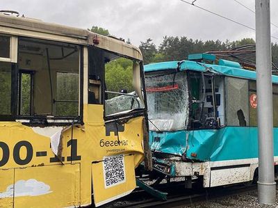 Penampakan Trem Adu Banteng di Rusia, Seratusan Orang Luka-luka