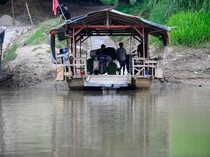 Perahu Eretan Jadi Transportasi Alternatif Warga Serang