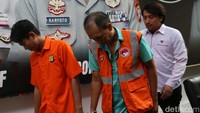 Dari hasil pengungkapan polisi berhasil menangkap 2 orang yang merupakan residivis pengedar narkotika jenis ganja.  