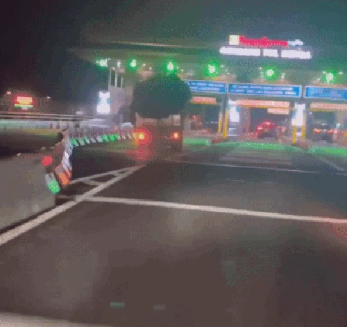 Polisi menangkap bule pria yang mencuri truk di Bali. Pelaku merampas truk, kemudian menerobos Bandara Ngurah Rai hingga menyebabkan beberapa kerusakan. (dok Ist)