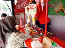 Potret Keseruan di Hari Keju Sedunia