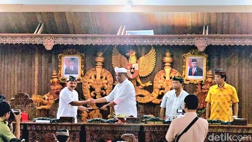 Rapat Paripurna DPRD Klungkung terkait LHP BPK atas laporan keuangan Pemkab Klungkung, Senin (10/6/2024).