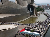 Ratusan Warga Spanyol Berbaring di Tanah Bentuk Protes Genosida di Gaza