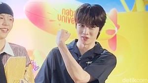 Ini pas Eunseok mendeskripsikan superpower masing-masing member, dan Sungchan disebutnya layak punya kekuatan seperti Hulk. (Foto: Atmi Ahsani Yusron/detikcom)