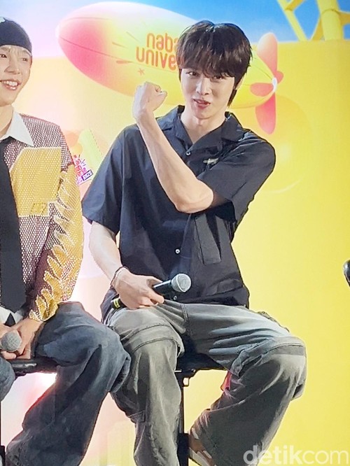 Sungchan RIIZE saat konferensi pers Meet & Greet RIIZE di Jakarta, Sabtu (8/6/2024), di Beach City International Stadium (BCIS) Ancol, Jakarta Utara.