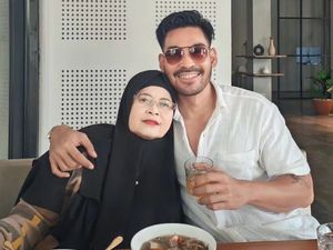 Robby Purba Ajak Ibunda Kulineran hingga Belanja ke Supermarket