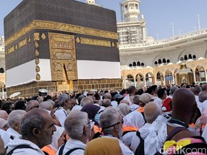 Canggih! Saudi Hadirkan AI Pandu Jemaah Tawaf-Sai