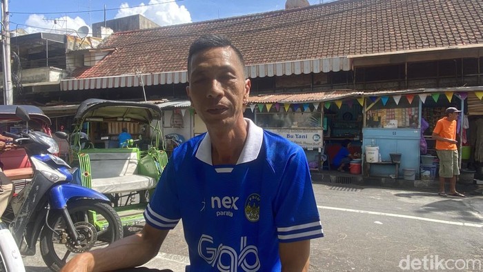 Suporter sepuh PSIM Jogja, Pak Hin saat ditemui di Kota Jogja, Senin (10/6/2024).