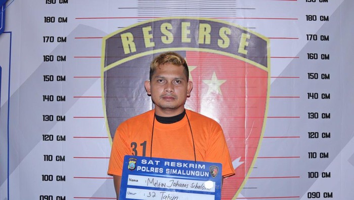 Tampang pria yang tembak kepala warga Simalungun saat ditangkap. (Istimewa)