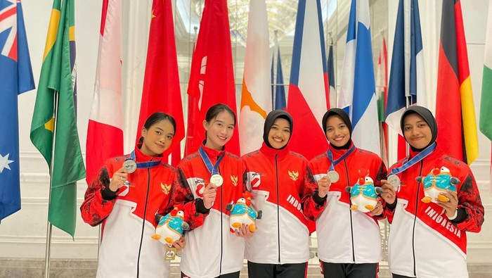 Tim terjung payung Polri meraih prestasi di kejuaraan Asia dan Dunia (dok. Polri)