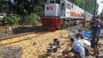 Truk Bermuatan Jagung Tabrak Kereta di Sidoarjo