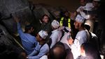Antusias Jemaah Haji Kunjungi Gua Hira di Jabal Nur