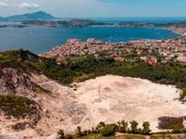 Hanya Dalam 5 Jam, 150 Gempa Bumi Melanda Campi Flegrei di Italia