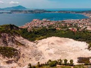 Hanya Dalam 5 Jam, 150 Gempa Bumi Melanda Campi Flegrei di Italia