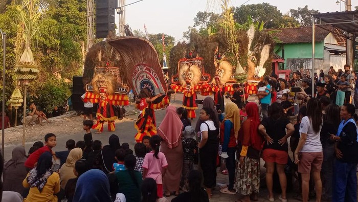 Bersih Dusun Jenar Desa Pracimantoro Kecamatan Pracimantoro Wonogiri.
