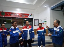 Dirut Pertamina Patra Niaga Turun Langsung Cek Kondisi Pipa Tuban