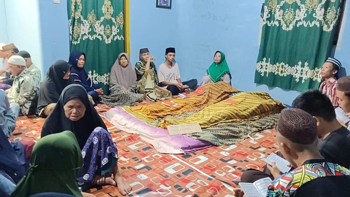 Dua petani tewas tersambar petir di Bangka Selatan