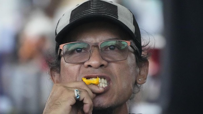 Dalam merayakan hari kemerdekaan Filipina, ada beberapa lomba atau kontes yang digelar oleh warga. Salah satunya lomba makan cabai.