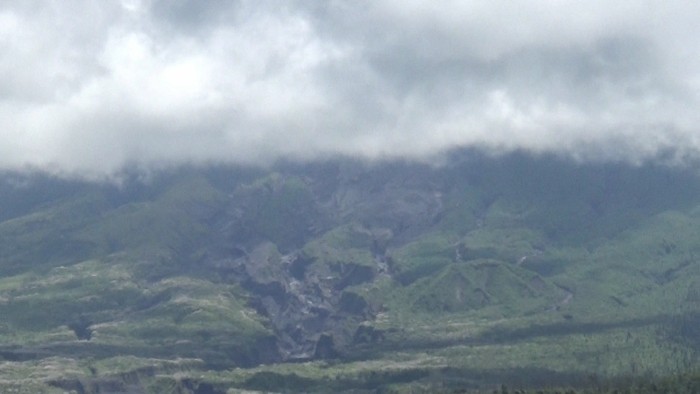 Gunung Semeru erupsi