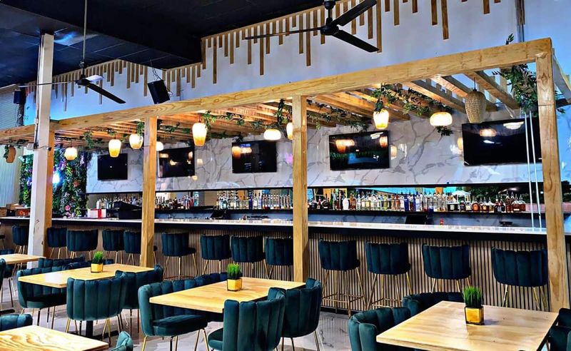 Hanya Pengunjung Usia Minimal 30 Tahun Boleh Masuk ke Restoran Ini