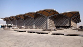 Salah satu ujung rute Haramain High Speed Railway adalah kota suci umat Islam Makkah. Stasiun keretanya ditampilkan pada foto ini. Foto: CNN