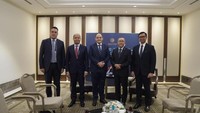 Lebih lanjut Zulhas juga mengajak Mesir untuk memperkuat kerja sama dalam OKI dan D-8. Bagi Indonesia, peran dan posisi kerja sama OKI dan D-8 sangat penting dan strategis baik untuk kemajuan anggota OKI dan D-8, maupun untuk ekonomi global.