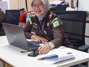 Sosok Jaksa Sri Afdhila yang Menolak Suap Uang Sekantong Kresek