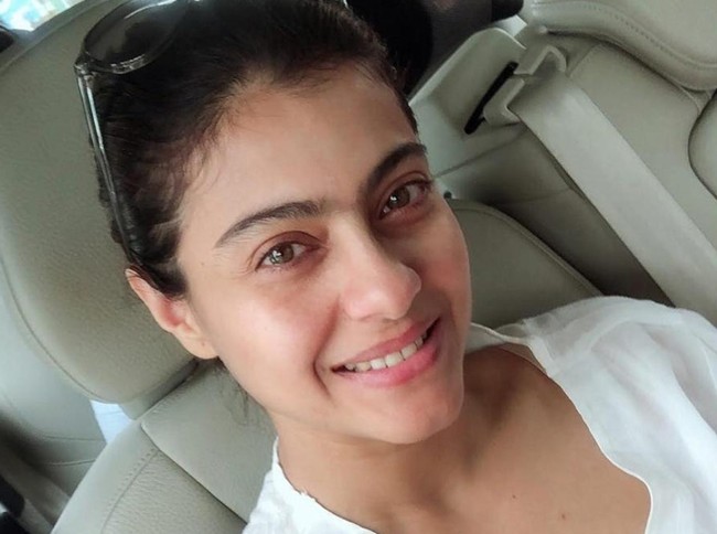 Bare necessities, tulis Kajol menunjukkan wajah alaminya dan mengungkapkan bagaimana ia mencintai dirinya sendiri. Foto: dok. Instagram @kajol