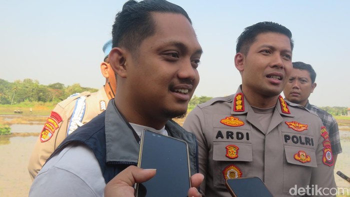 Kasat Reskrim Polresta Sleman AKP Riski Adrian dan Kapolresta Sleman Kombes Yuswanto Ardi saat ditemui di Padukuhan Gamplong IV, Sumberrahayu, Moyudan, Sleman, Selasa (11/6/2024).