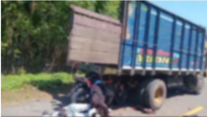 Kecelakaan maut motor tabrak truk di Dompu, NTB, Selasa (11/6/2024).