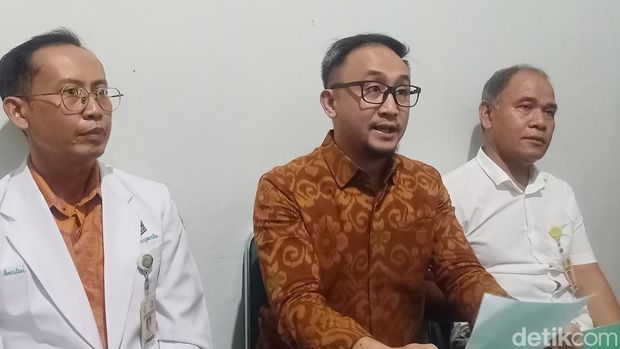 Konferensi pers soal kondisi korban kebakaran gudang LPG di RSUP Prof Ngoerah, Denpasar, Bali, Selasa (11/6/2024)
