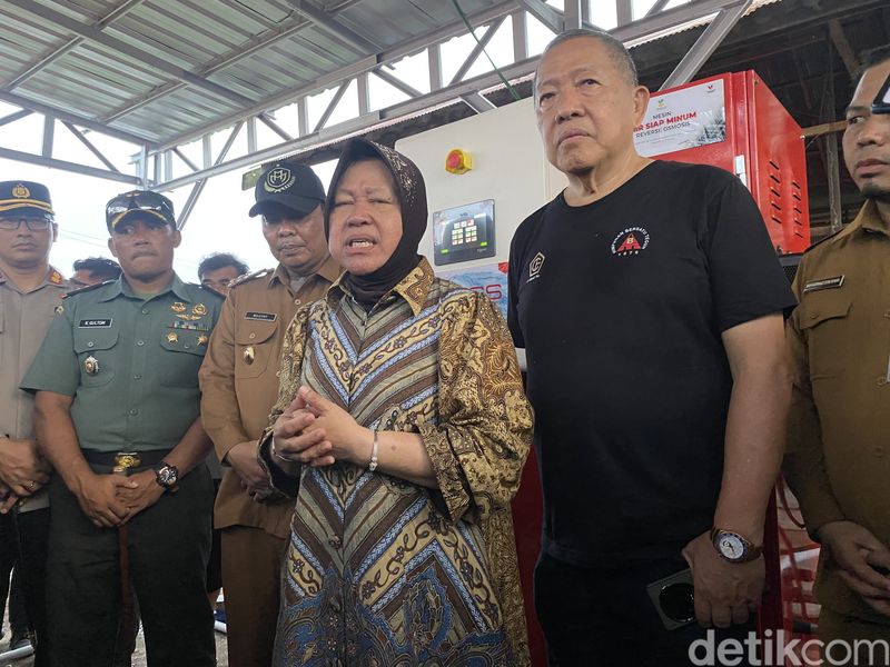 Mensos Risma di Sungai Pitung, Kalsel. (Devi Puspitasari/detikcom)